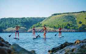 SUP, Kajak, Tauchkurse... Wassersportler finden hier ein breites Angebot.